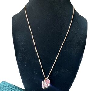 Elegant Pink and Gold Pendant Necklace